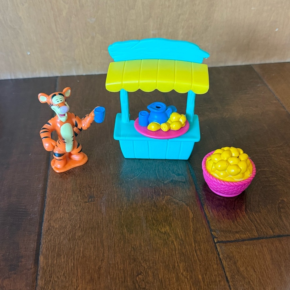 Tigger Lemonade Stand Toy Set
